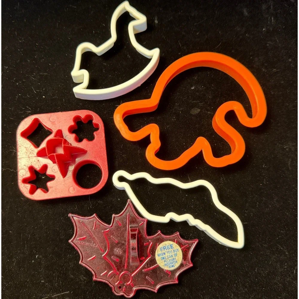 Vintage 5 pc Plastic Cookie Cutter Lot: Holly Leaf, Rocking Horse